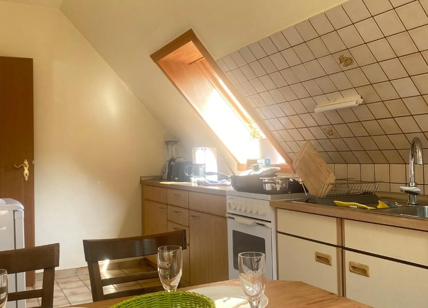 Gartenblick-Oase: Obergeschosswohnung In Hambourg